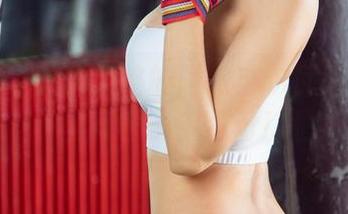 尤果网 - 女仆风格的阿依努尔瓦娅：写真里藏着多重身份！