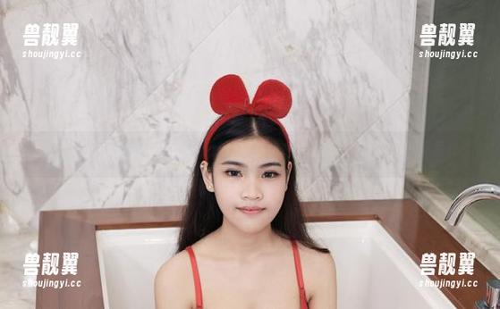 尤物馆-FoxYini孟狐狸 尤物馆 - 下载这组FoxYini孟狐狸学姐写真,获得夏日小确幸!