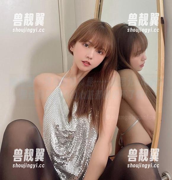 张思允nice 微密圈 - 这组写真真是……张思允nice的黑丝制服,我的心脏都快受不了啦!