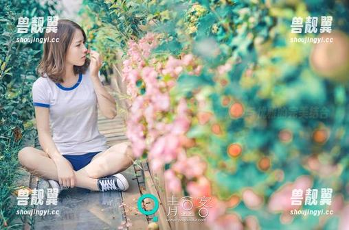 推女神 - 翻开思淇Sukiii的睡衣私房画册：随性与优雅的完美结合