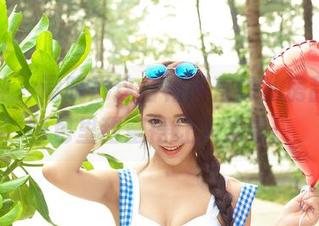 推女神 - 谭晓彤这白裙简直像私房甜点，图包里甜蜜得让人发晕！
