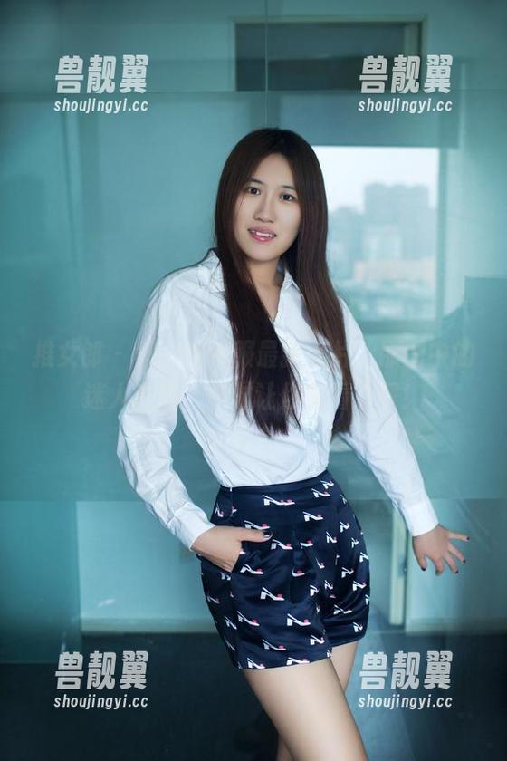 推女郎-李七喜 推女郎 - 李七喜制服最新大片,原图中的迷人姿态,绝对让你多看几眼!