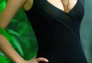 推女郎 - 赵梦洁修女图集精选：一身素衣，竟透着几分妖媚？