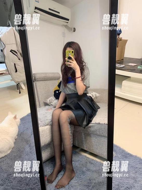 提袜少女 微密圈 - 提袜少女和她的秘书时光:分享那些让人忍俊不禁的高清美图!