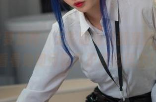 护士需要放松：无影喵喵最新套图更新，看看她如何卸下护理的压力！