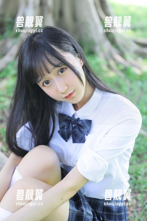 木棉棉OwO 图包里的蕾丝:木棉棉OwO的魅力,让我觉得穿衣服都成了多余的事!
