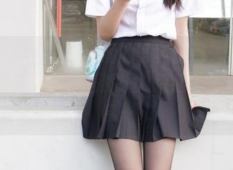 柴系小乖 - 生煎团团的写真精选，套装里的随意与优雅，居然让人想起了早晨的气息…