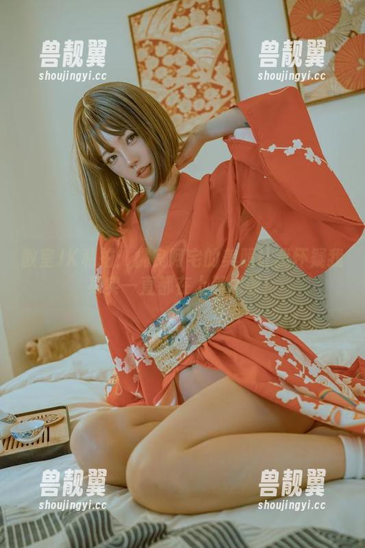 桃良阿宅 教室JK私拍:桃良阿宅的美照让我怀疑我其实一直都在上美术课!