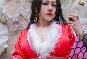 精选樱晚gigi黑色：微妙的暧昧，黑色在她身上有魔力。