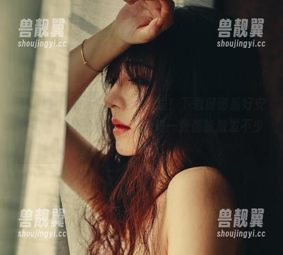 “樱晚gigi镂空合集大放送！下载前请系好安全带”，真的，怎么感觉每一张都能激发不少遐想呢？