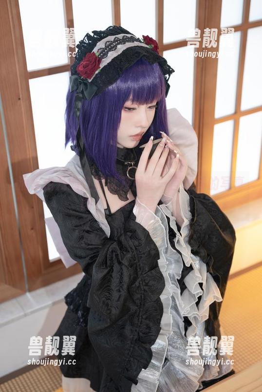 清水由乃 清水由乃的红裙以及那些一言难尽的写真图片,真有意思!