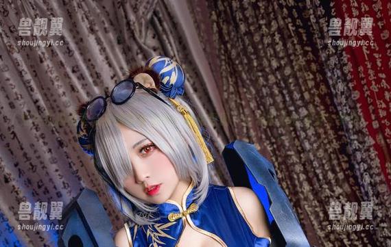 迷失在猫田圣奈奈的职业装中：私拍原图，仿佛职场的魔力变奏曲！