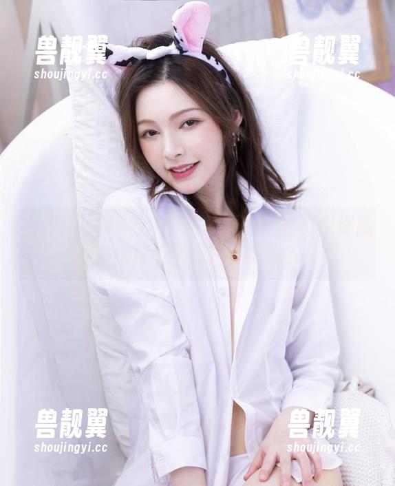 白露Bululu与牛仔裤的福利：写真也许就是把青春都写进了裤脚？