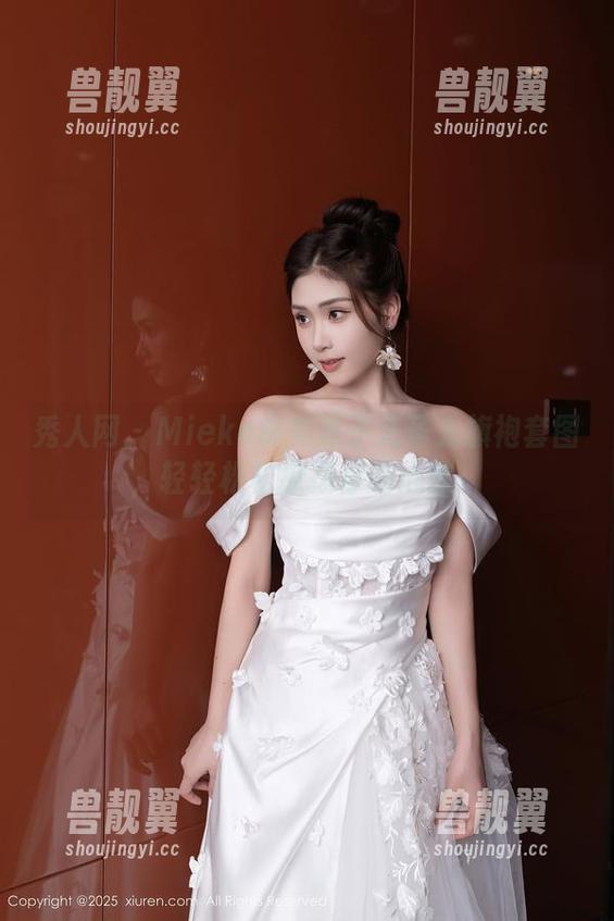 秀人网-Mieko林美惠子 秀人网 - Mieko林美惠子无圣光旗袍套图,轻轻松松撩拨你的心弦。