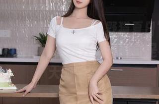 秀人网 - 崭新的“e宝小野猫夏日”作品，资源相当丰富，我开始怀疑她是不是夏天的化身！