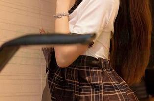 秀人网 - 最新唐心心泳装合集：一波又一波的视觉冲击，反正我已经“沉”了。
