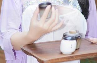 秀人网 - 空姐徐莉芝Booty的写真更新：今天我打算在机场玩‘找邻座’的小游戏！