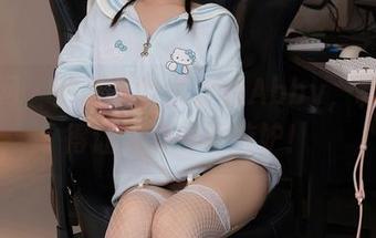秀人网 - 图集里的王乔恩Abby，制服穿得让人觉得好嫉妒！