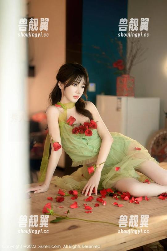 秀人网 - 盼盼已鸠的眼镜，让我们一起下载属于你的快乐作品！