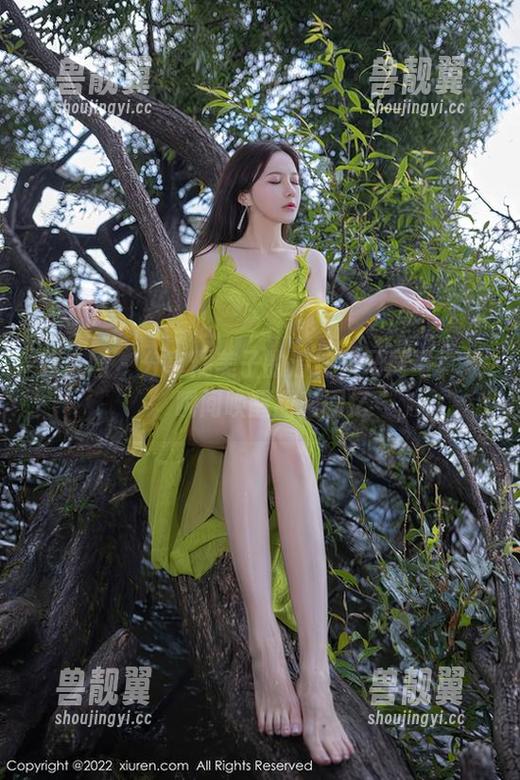 秀人网 - 分享糯美子的清纯双马尾写真集，瞬间唤醒甜蜜回忆