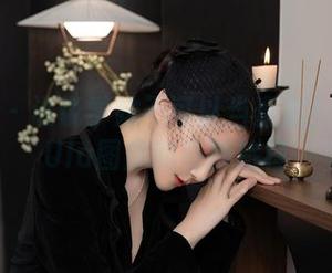 秀人网 - 谁说学妹不可以当资源！绮里嘉Ula图库的奇妙旅程