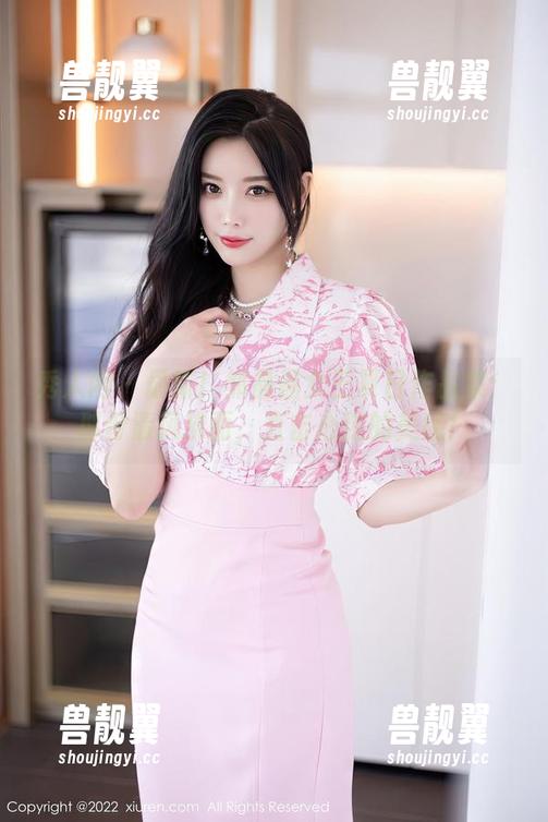 秀人网 - 最新！邹晶晶女王夏日作品集：那份清风拂面，直击心弦的美感！