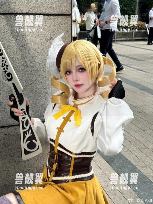 秋山AkI 秋山AkI花嫁:高清写真带你走入梦幻婚礼的迷人瞬间。