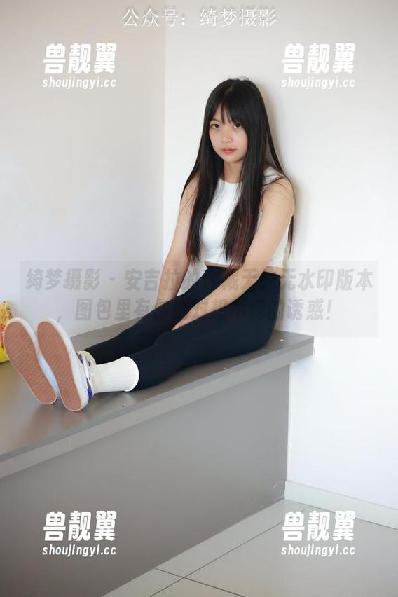 绮梦摄影-安吉拉 绮梦摄影 - 安吉拉的珍藏无修无水印版本,图包里有你绝对想不到的诱惑!