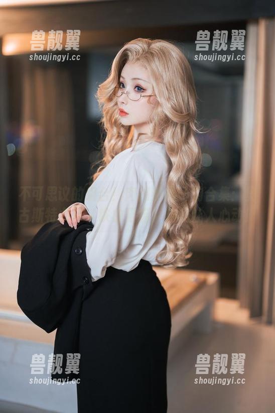 不可思议的组合！肉扣热热子的合集：奥古斯特女仆（铁血猫猫）作品让人心动！