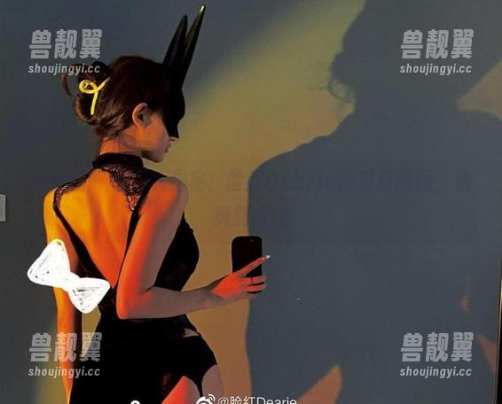 微密圈 - 图包大揭秘：脸红Dearie的夏日瞬间，清爽到惊艳