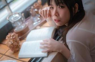 自闭颜球球的妹妹：照片里，似乎隐藏着不为人知的故事。