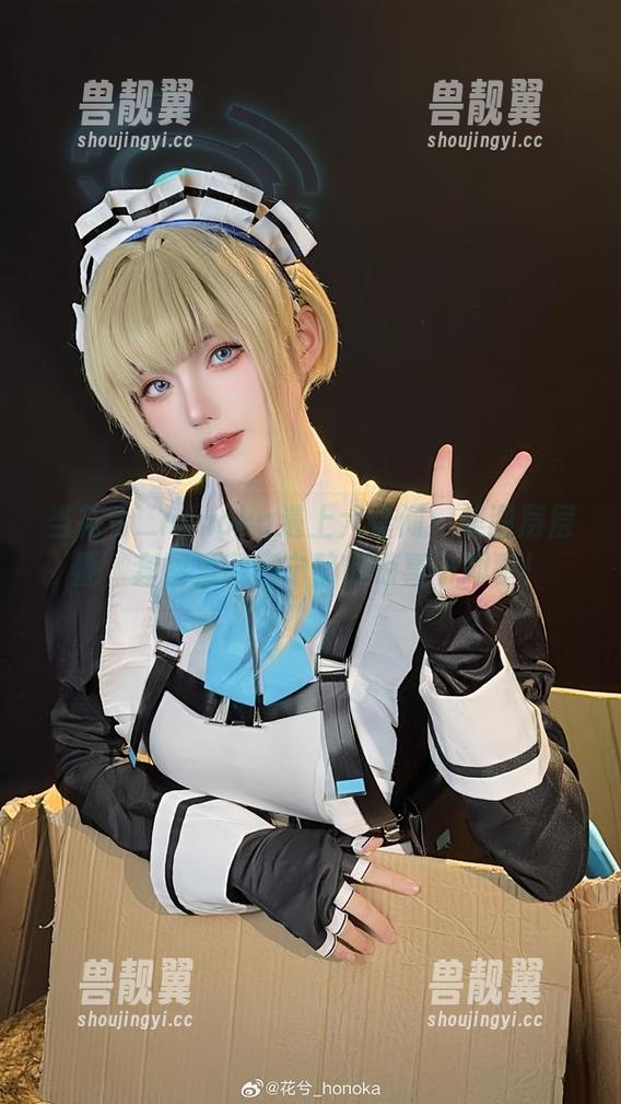 花兮_honoka 当花兮_honoka遇上六叠间:美图层层叠,套图里藏着宁静的惊喜小趣事!