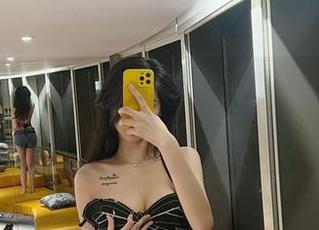 微密圈 - 翻看葛征的连衣裙系列，居然还有免费图片，钱包也不心疼了！