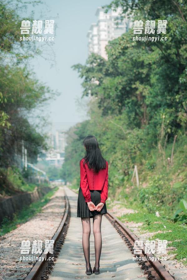 西瓜少女 分享一下西瓜少女的黑丝百合图集,看完你可能会对黑丝的定义有更深刻的理解哦
