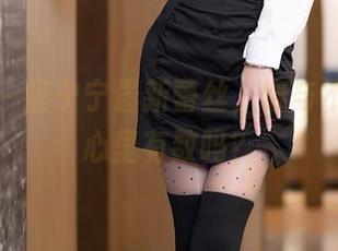 语画界 - 唐宁宁最新蕾丝，穿与不穿，你心里有数吗？