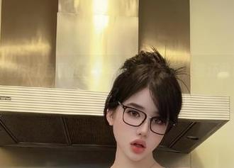 微密圈 - 阿色的红色蕾丝丁裤写真，这气质，谁还敢说不爱壁纸？