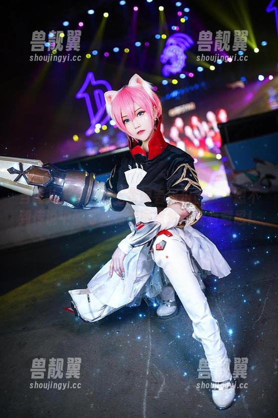 当露儿大魔王遇上禁闭者切尔西——想不到传说中的写真和套图竟然如此有意思！
