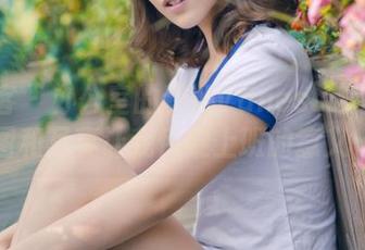 青豆客 - 办公室的梦娜Vanessa：这原图和写真让我怀疑上班的意义…